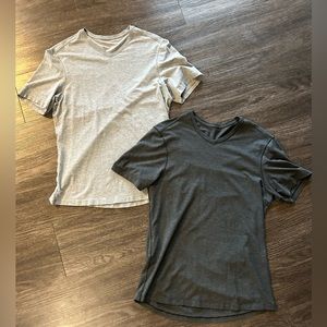 Men’s Lululemon t-shirts size medium
